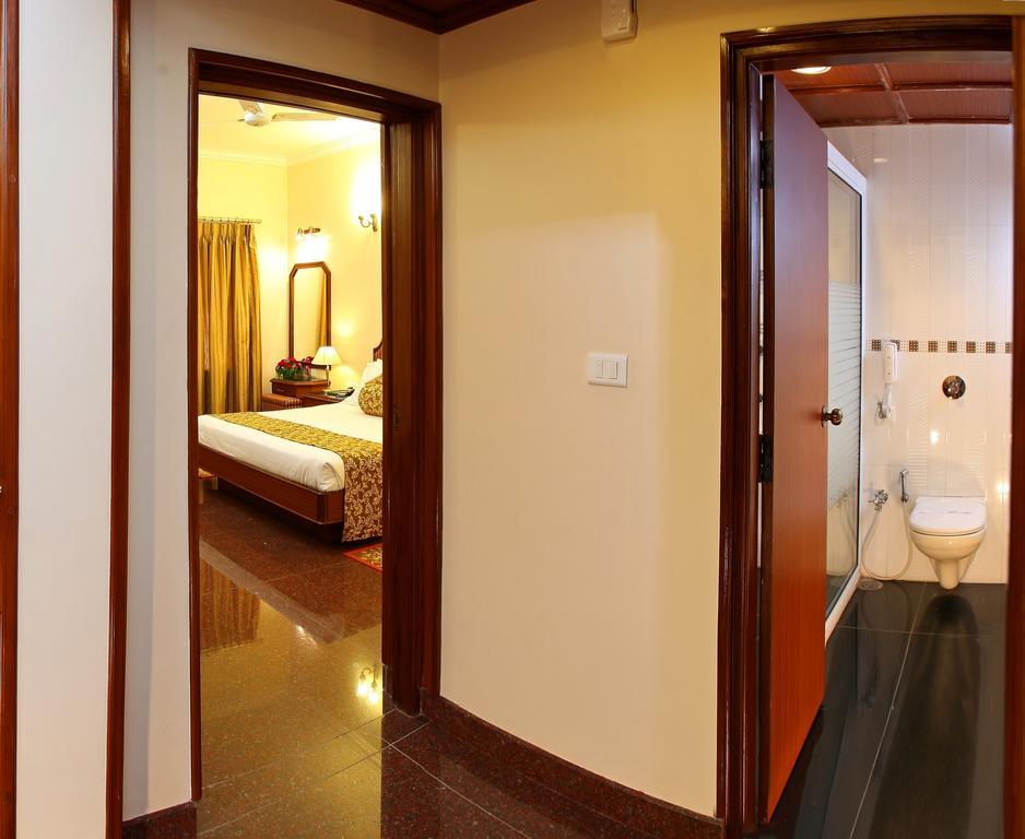 Eagleton - The Golf Resort Bidadi Phòng bức ảnh