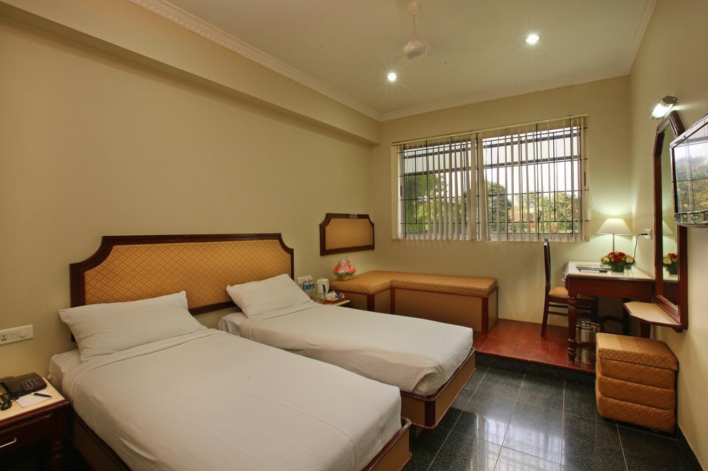 Eagleton - The Golf Resort Bidadi Phòng bức ảnh